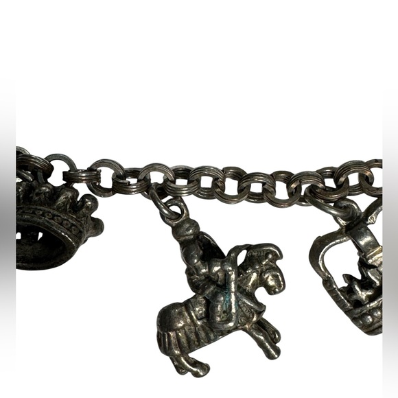 Vintage Pewter Charm Bracelet – British Royal & Historical Theme - Picture 3 of 5